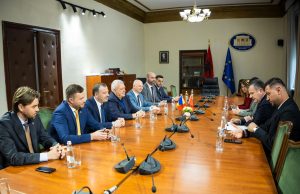 Balla takim me deputetë të Parlamentit të Moldavisë dhe drejtues të Federatës së Futbollit