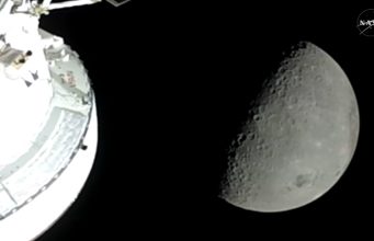 Video/ Njerëzit më larg se kurrë nga Toka. Misioni Artemis II thyen rekordin e Apollo 13 – astronautët rrotullohen rreth Hënës