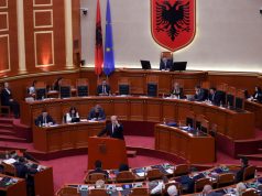 Berisha “shpërthen” në Kuvend: Rama e ka kthyer parlamentin në “leckë”, fsheh debatet për Ballukun