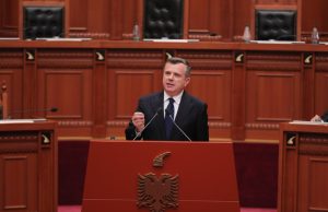 Balla i përvishet Shehajt në Kuvend: Gënjen për tregun e karburanteve. Emërimi i ambasadorit të ri amerikan, dëshmi e partneritetit të fortë me SHBA