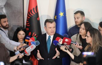 Rienergjizimi i PS, me sytë nga zgjedhjet lokale/ Balla: debatet në parti janë normale, vendimet në korrik