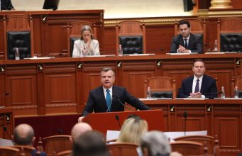 Balla opozitës: Mjaft me dy standarde mes Tiranës dhe Brukselit. Sulmet ndaj partnerëve ndërkombëtarë, të papranueshme