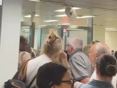 Kaos në aeroport/ Fluturimi niset pa pasagjerët, rreth 100 persona mbeten në Milano pas radhëve 3-orëshe