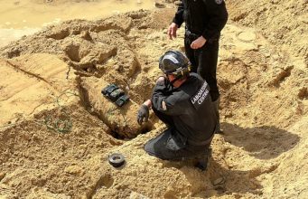 Video e shpërthimit/ Bomba e Luftës së Dytë Botërore trondit Parisin, mijëra evakuohen