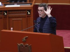 Braçe shpërthen në Kuvend: “Blegtorët po derdhin qumështin në kanal, LUFRA po i shkatërron!”