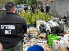 ZBULOHET “FERMA” E DROGËS në Pejë! Laborator me teknologji të avancuar