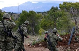 Bloomberg: Kosova po ndërton ushtrinë e saj/ Prishtina investon 1 miliard dollarë, synon dronë, artileri dhe helikopterë “Black Hawk”