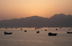 Tension në Hormuz/ Irani kërcënon SHBA: Do të godasim çdo forcë që hyn në ngushticë