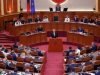 Berisha ironizon Spiropalin në Kuvend: Lubia e quajti “Pallosh” dhe Rama e mbron, ti e quajte Skënderbe dhe të flaku