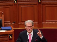 Berisha sulmon Ramën në Kuvend: Shqiptarët po varfërohen, ai shpenzon 300 mijë euro për një udhëtim