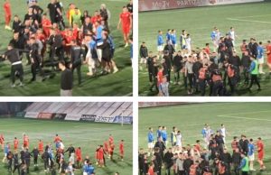 Sherr masiv pas finales Partizani-Tirana U-18. Tifozë në fushë, grushte e përplasje me policinë pas provokimit në derbin e të rinjve