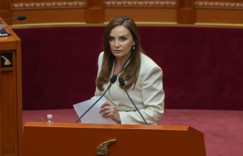 Tabaku ironizon “policin digjital”: Çmimet nuk ulen me platforma, qeveria ndihmon KAYO-n dhe jo fermerët