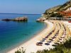 “Skandal!” 700 lekë për një çadër në plazh publik, shpërthejnë qytetarët në Vlorë