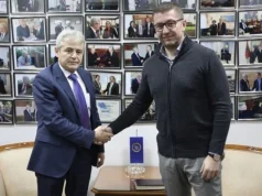 Edhe Maqedonia e veriut drejt zgjedhjeve/ Mickoski lë derën hapur, Ahmeti kërkon votime në pranverë