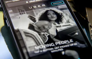 Uber publikon listën vjetore të sendeve më të çuditshme të harruara në automjete, me zbulime që variojnë nga qumështi i gjirit deri te prapanicat false.
