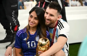 Bashkëshortja e Messit emocionon rrjetin pas tripletës së Leo-s në Botëror