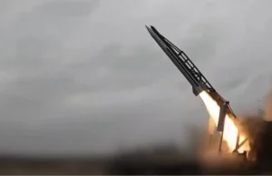 Ukraina i lëshon “flamingot” Rusisë