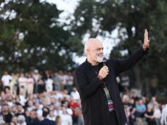 Rama: Protesta për flamingot po përdoret për qëllime të tjera. Nga Fieri, kryeministri akuzon organizatorët për manipulim dhe mbron projektin e Zvërnecit