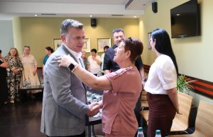 Balla takim me gra dhe vajza në Vorë: Ekonomia shqiptare është trefishuar, investimi në Zvërnec sjell 5 mijë vende pune