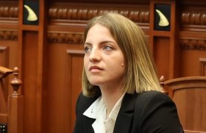 Bajrat kalojnë në kundërsulm, kallëzojnë Marjana Koçekun në SPAK