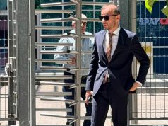 SPAK i komunikon akuzën për pastrim parash, biznesmeni Pandeli Carapuli paraqitet në Prokurorinë e Posaçme, lidhet me dosjen e vilës së sekuestruar në Dhërmi zyrtarisht nën hetim