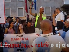 E shanë me rob shtëpie/ Rama u bën ftesë protestuesve të Zvërnecit: Ejani të flasim publikisht