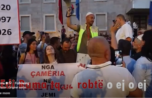 E shanë me rob shtëpie/ Rama u bën ftesë protestuesve të Zvërnecit: Ejani të flasim publikisht