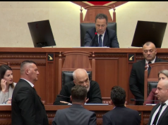 Video/ A e rekrutoi Rama “flamingon” më të famshme? Gonja kapet në bisedë me kryeministrin