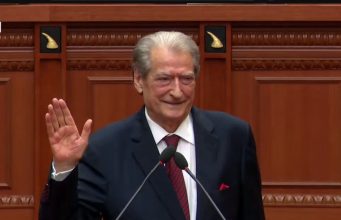 A iu hoq non grata? Berisha: Unë erdha, u krye! Nuk kam qenë kurrë non grata, kam pasur vetëm ndalim hyrjeje