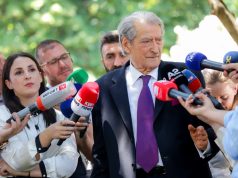 Berisha nxjerr emra: Kush janë zyrtarët që sipas tij shkuan në Aruba?