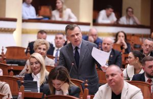 Taulant Balla akuzon Lapajn, Qorrin dhe Shehajn për incidentet para Kuvendit. Goxhaj të hetohet për Iranin