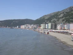 Tragjedi në Shëngjin/ Dallgët marrin dy të rinj në Ranën e Hedhun, dy të tjerë në gjendje të rëndë