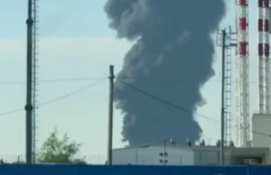 Sulm masiv ukrainas ndaj Shën Pjetërburgut/ Moska thotë se janë rrëzuar mbi 140 dronë, ndërsa Zelensky deklaron se janë goditur baza detare dhe arsenale ushtarake ruse.