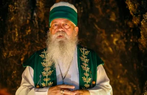 Besimtarët bektashinj kremtojnë Ashuren, lutje për paqe dhe viktimat e luftërave