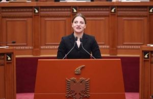 Pse u largua Marjana Koçeku nga PS? Përgjigjet për herë të parë Blendi Klosi: Duhet të marrim votën që ka ikur nga grupi ynë. Pritet qëndrimi i Ballës
