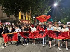 Arben Kola thirrje për protestë: “Nesër të jetë çdo shqiptar në Tiranë”