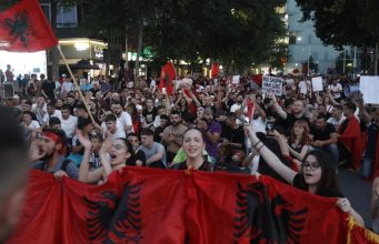 MBi 5 orë protestë, pjesëmarrësit kërkojnë dorëheqjen e Ramës për të 9-ën ditë