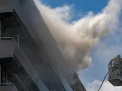 Zjarr tragjik në Belgjikë, 6 viktima/ Flakët përfshijnë një pallat 10-katësh në Antverp, dhjetëra banorë evakuohen
