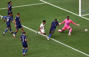 Anglia mposht Francën 6-4 në spektaklin e golave, Saka shkëlqen me “tripletë”