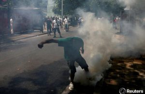 Ambasada e SHBA paralajmëron qytetarët: Shmangni protestat në Tiranë, vendosni sigurinë në plan të parë