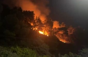 Shpërthim në zjarrin e Shëngjinit, plagoset një i ri që kalonte me makinë
