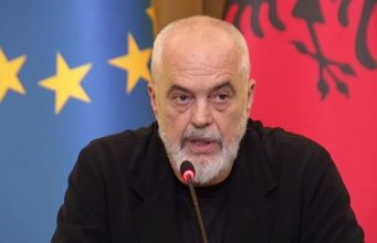 Rama prezanton dokumentin “Prania Besnike” për mandatin e katërt. Kryeministri: Dokumenti i ri i drejtohet vetëm PS-së dhe synon të forcojë rolin e partisë në fazën e re të qeverisjes