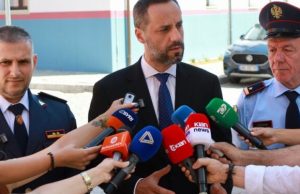 Lamallari: Dhunuesit e policisë janë vandalë, jo protestues