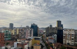 Alarmi për ndotjen e ajrit/ Shqipëria e katërta në Europë për vdekjet nga ajri i ndotur, alarmojnë të dhënat e Eurostat