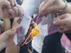 Protestë në Poliçan kundër reformës territoriale, digjen teserat e PS-së