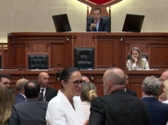 PD bllokon Foltoren për Avokatin e Popullit, Peleshi ndërpret seancën