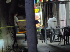 Prokuroria: Objektiv i sulmit ishte një person tjetër në lokal. Katër të plagosurit janë kalimtarë të rastësishëm, autori u maskua si grua dhe mbetet në arrati.