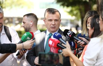 Balla: Do të ulemi me protestuesit e vërtetë, dhuna nuk përfaqëson qytetarët