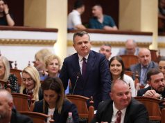 Balla thumbon Berishën për datëlindjen: ” Ka ndryshuar datën. Një ditë para diktatorit”