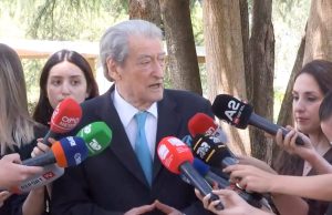 Berisha: Rama varrosi reformën/ Kreu i PD: Kryeministri erdhi në Kuvend për të fundosur reformën territoriale